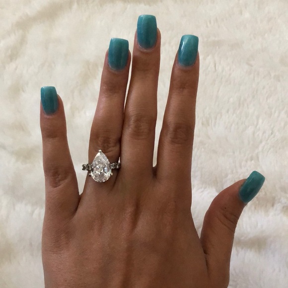 Jewelry - Pear Shaped & Horseshoe Silver Rings